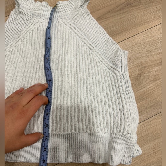 Guess Light Gray Top - Picture 5 of 5